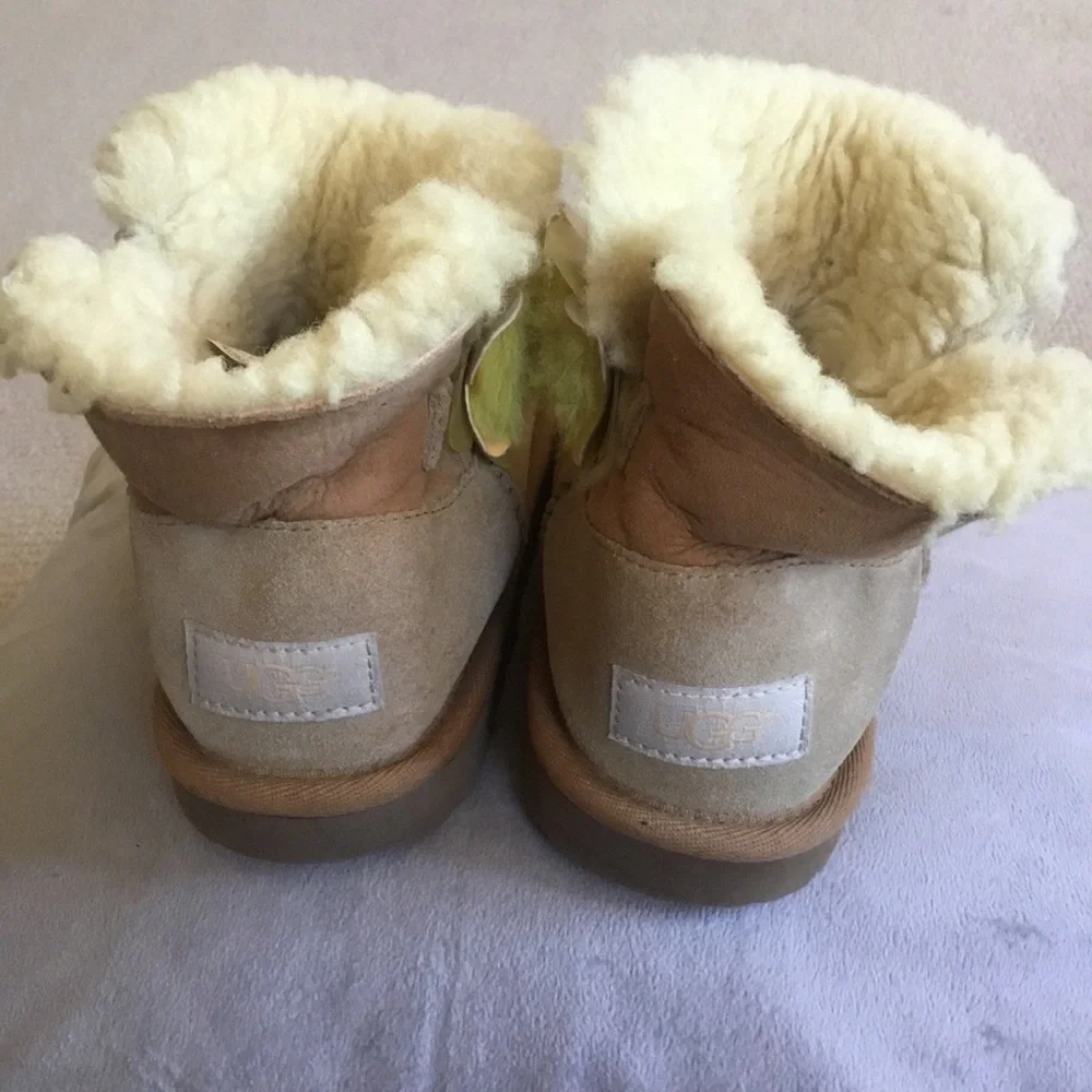 UGG Kids Chestnut Suede Sheepskin Booties with Cream Fur